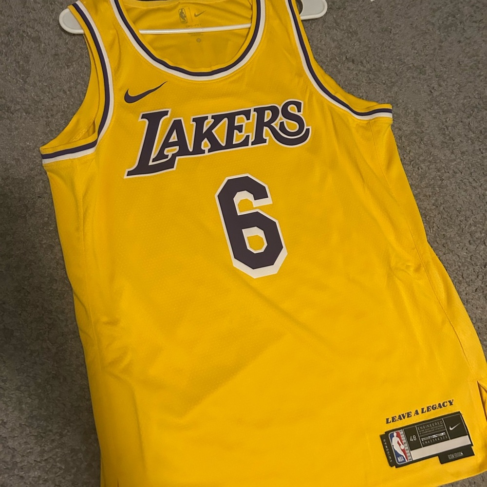LeBron James Lakers Icon Jersey L
